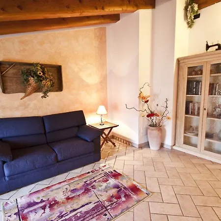 Casale Manzoni Apartment